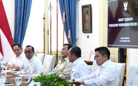 Seskab Sebut Prabowo Minta Pendidikan Negeri Segera Digratiskan