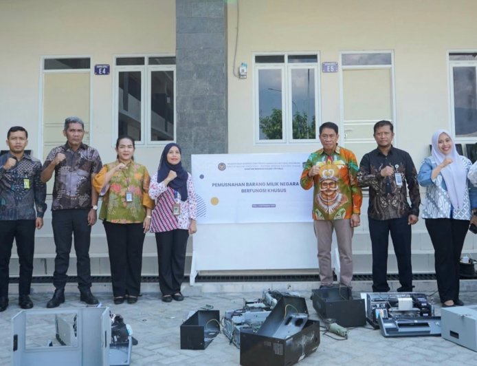 Empat Printer Paspor Rusak Berat Dimusnahkan Kantor Imigrasi Palu
