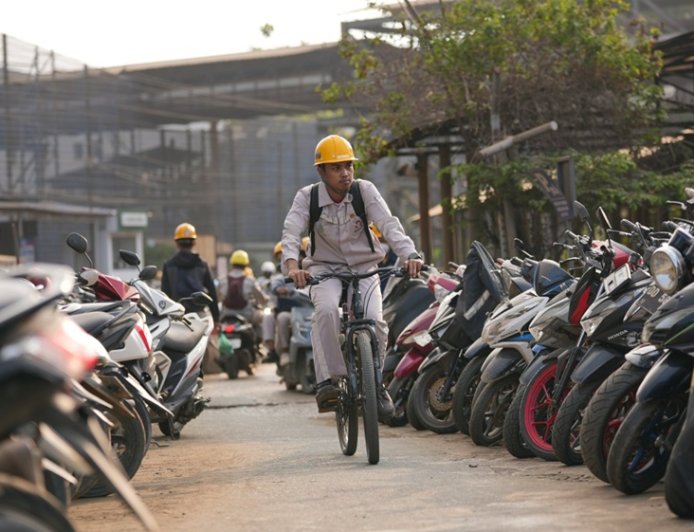 Pekerja Kawasan Industri IMIP Ramai-Ramai Beralih Menggowes