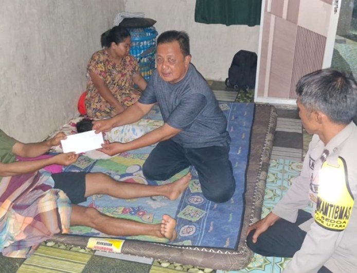 Kapolres Poso Santuni Empat Korban Longsoran Tambang Dongi-Dongi