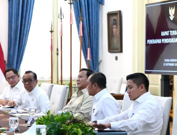 Seskab Sebut Prabowo Minta Pendidikan Negeri Segera Digratiskan