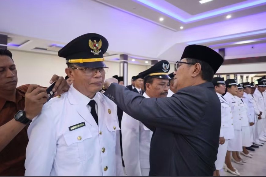 Suharto Kandar Lantik 69 Pejabat Pemkab Poso