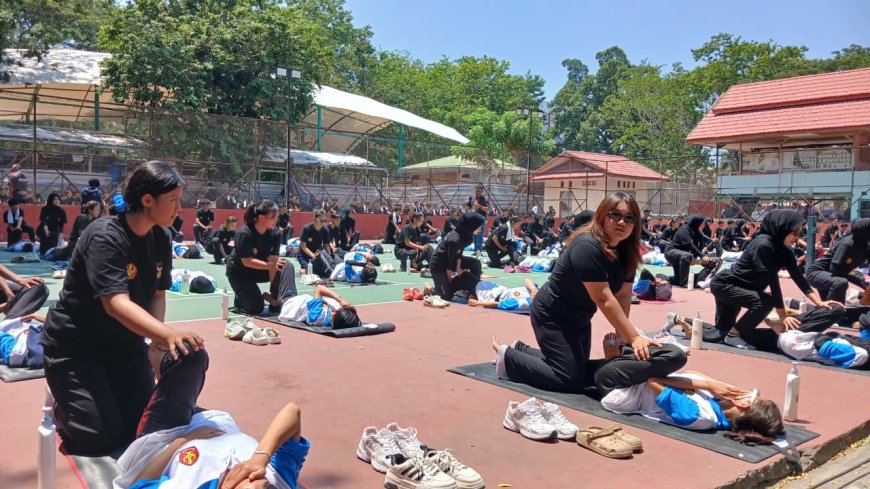 250 Mahasiswa Terapis Untad Pecahkan Rekor MURI