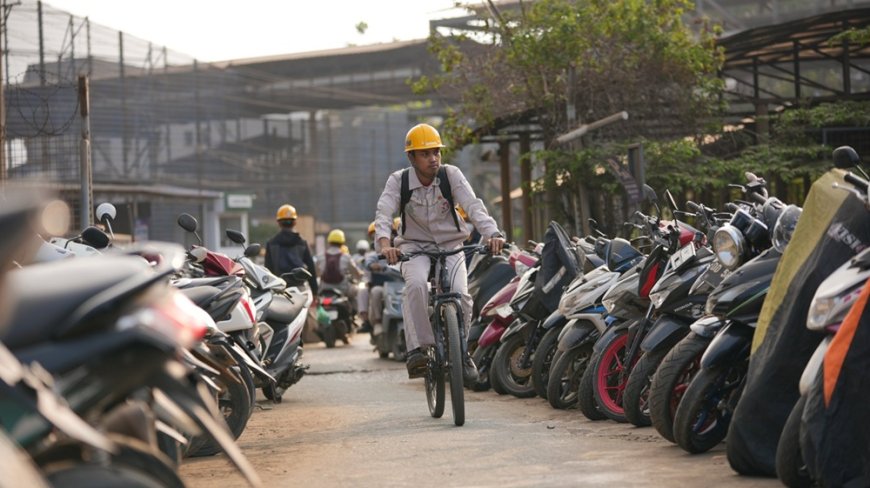 Pekerja Kawasan Industri IMIP Ramai-Ramai Beralih Menggowes