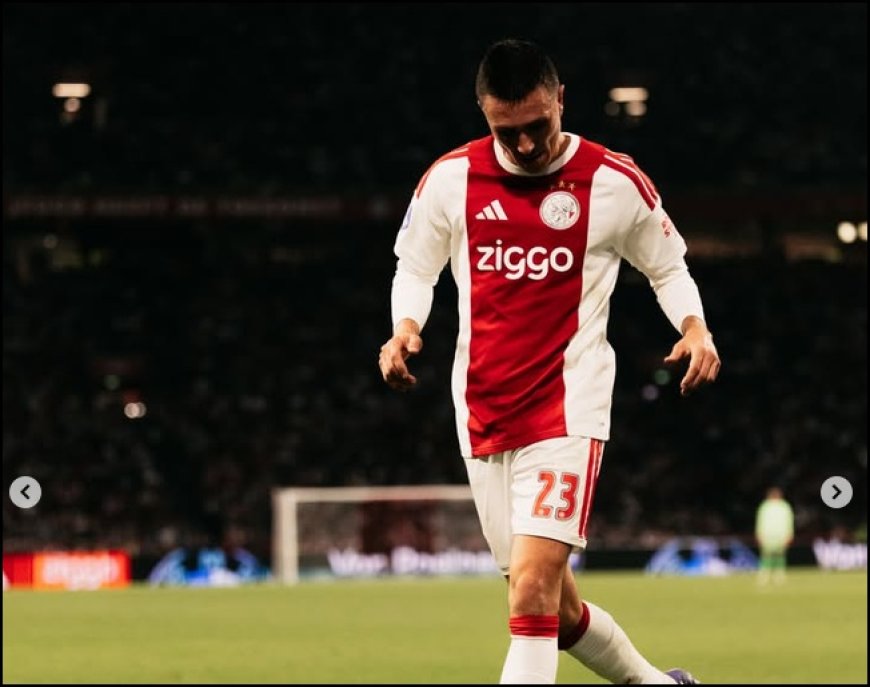 Maarten Paes dan Nathan Tjoe-A-On Tampil saat Ajax Hantam Willem II