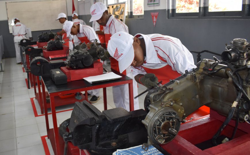 AHM Bawa Pendidikan Vokasi Berstandar Industri ke Ujung Timur Indonesia