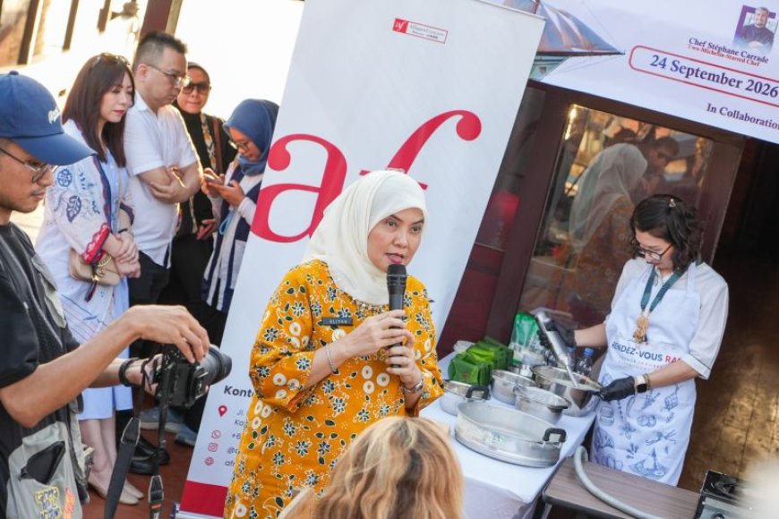 Barongko Curi Perhatian Gastronomi Francis-Indonesia di Makassar
