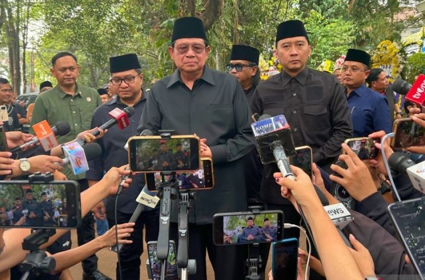 SBY Kenang Sumbang Lukisan Bersama Guruh di Sebuah Pameran