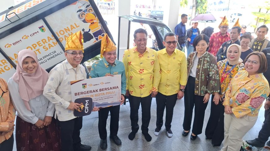 Kado HUT ke-48 Kota Palu, PT CPM Serahkan 48 Unit Armada Pengangkut Sampah