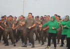 Rajut Kebersamaan di Tanggul Boneka, Prajurit dan Persit Kodim Poso Olahraga Bareng