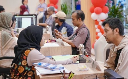 Di Tengah Kesibukan, Warga Manfaatkan PELATARAN untuk Urusan Pertanahan saat Akhir Pekan