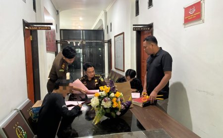 Polres Poso Serahkan Tersangka Pencurian ke Kejaksaan