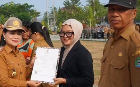 Dorong UMKM Poso Naik Kelas, Pemkab Bagikan Sertifikat Halal dan Hasil Uji Nutrisi