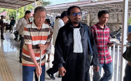 Aksi 'Sandiwara' Tongkat Mantan Mertua di Pengadilan Negeri Palu