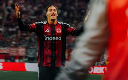 Younes Ebnoutalib Antar Eintracht Frankfurt Bekuk Koln