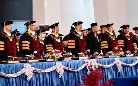 Rektor Untad Lepas 1.422 Lulusan Baru