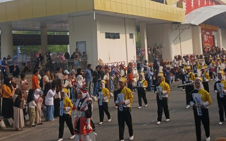 SMA 3 Poso Gelar Smantig Marching Festival