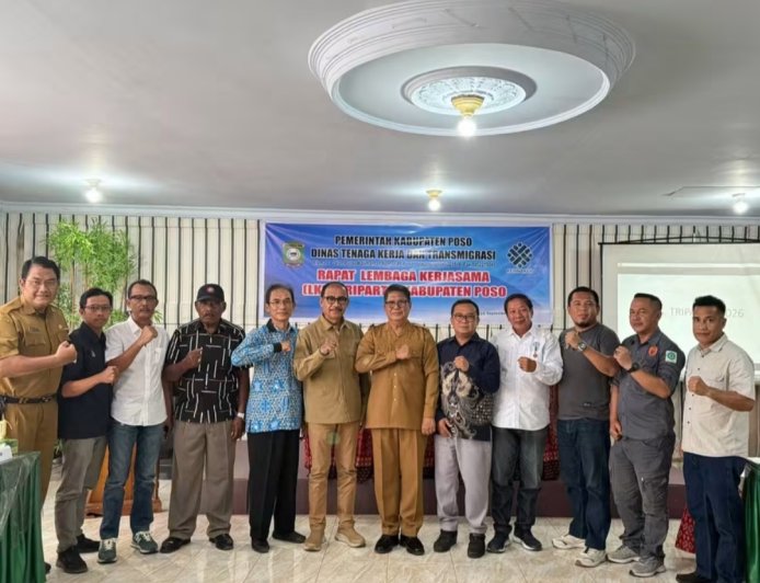 Buka Rapat Pleno LKS Tripartit, Wabup Poso Dorong HI yang Harmonis dan Berkeadilan
