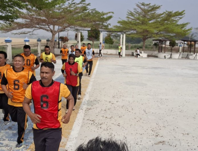 Personel Polsek Pamona Utara Ikuti Tes Kesamaptaan Jasmani