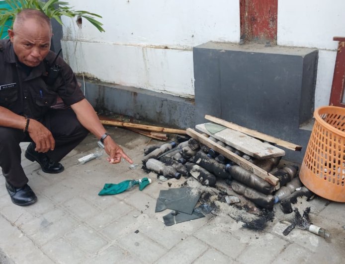 SMKN 2 Palu Laporkan Pelemparan Bom Molotov ke Polisi