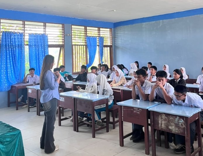 Siswa SMAN 1 Lore Utara  Dibekali Ilmu Financial Planning