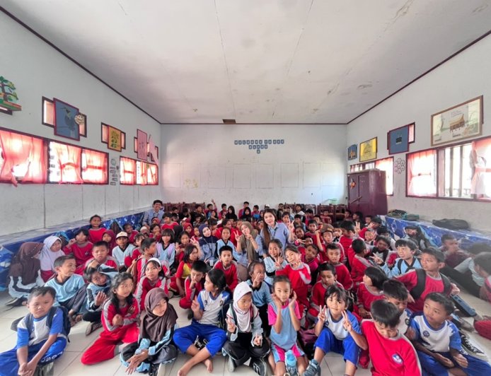 Siswa SD-SMP SATAP Sedoa Belajar Kelola Uang Saku