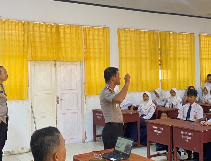 Polres Poso Sosialisasikan Penerimaan SMA Kemala Taruna Bhayangkara di SMPN 1 Poso