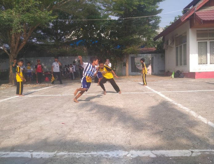 Serunya Lomba Permainan Hadang, SDN 6 Palu Raih Juara