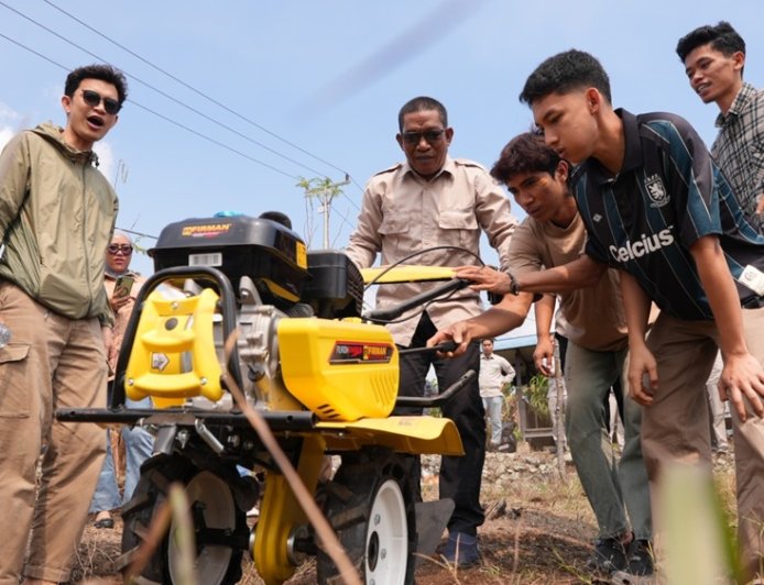 IMIP Salurkan Bantuan Ratusan Sarpras ke Poktan Binaan Baru