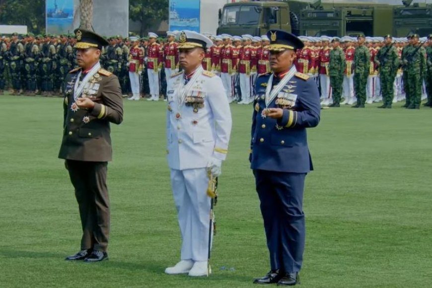 TNI Pamerkan Pakaian Dinas Upacara Baru Saat Peringatan HUT Ke-81