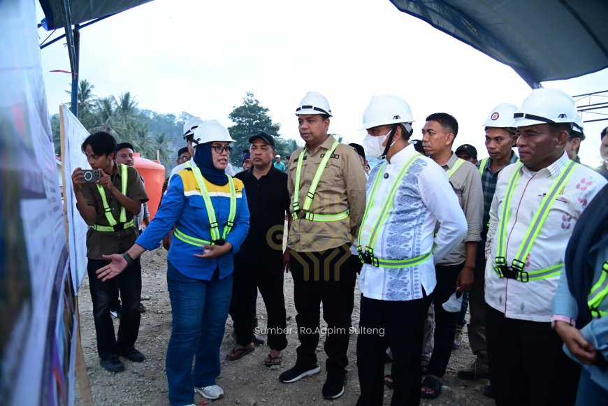 Gubernur Anwar Tinjau Jembatan Wombo Kalonggo
