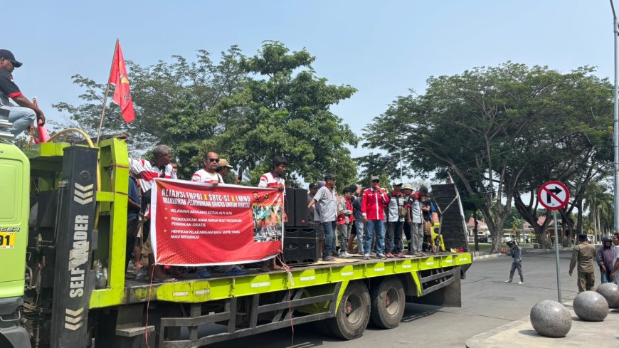 Aliansi Buruh dan Mahasiswa Tuntut Pendidikan Gratis dan Perlindungan Buruh