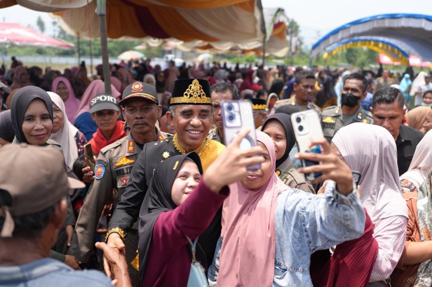 Pemprov Sulteng Salurkan 5.000 Paket Sembako di Buol