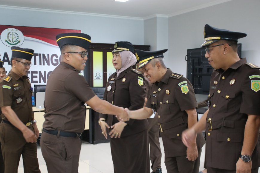 Asisten Pembinaan Kejati Sulteng Pimpin Sertijab: Fikri Jabat Kasipenkum, Laode Sofian Kasi C Pidum