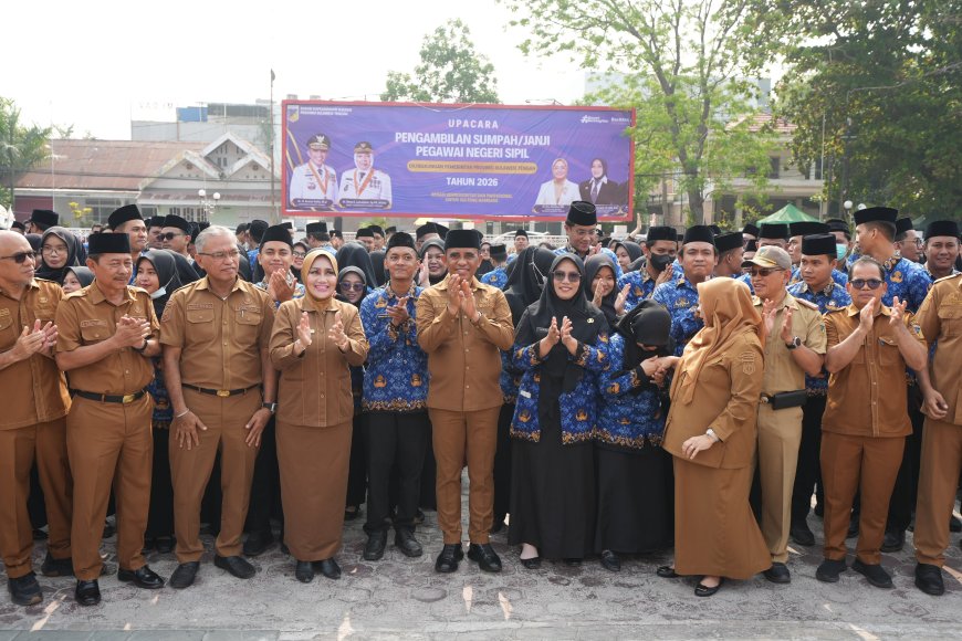 Gubernur Lantik 422 PNS Pemprov Sulteng, Minta Tetap Sabar Hadapi Tantangan Fiskal