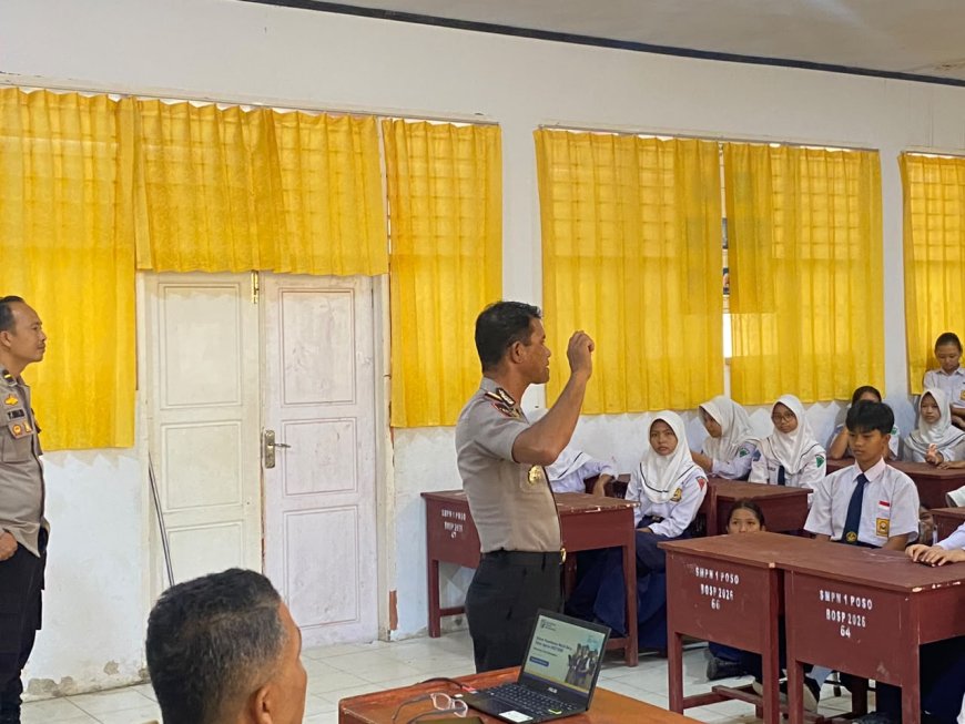 Polres Poso Sosialisasikan Penerimaan SMA Kemala Taruna Bhayangkara di SMPN 1 Poso