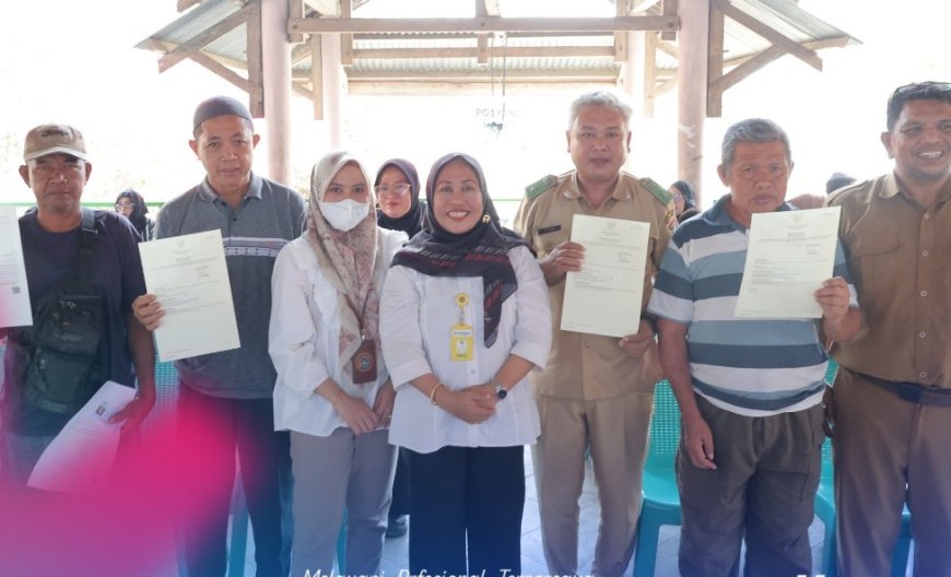 Penyerahan 99 Sertipikat PTSL di Kelurahan Balaroa
