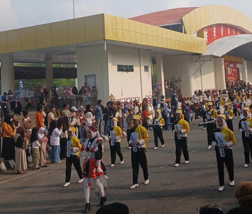 SMA 3 Poso Gelar Smantig Marching Festival