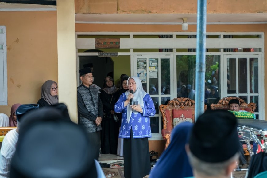 Jenguk Korban Bentrokan, Wagub Reny Serukan Warga Jaga Perdamaian